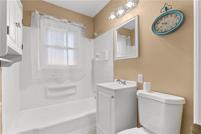 400 NE Howard Street, Lee's Summit, MO 64063