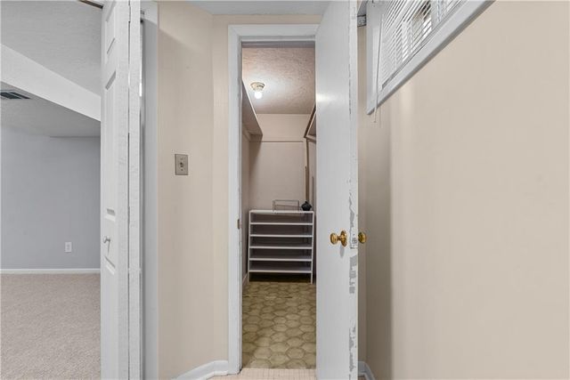 400 NE Howard Street, Lee's Summit, MO 64063