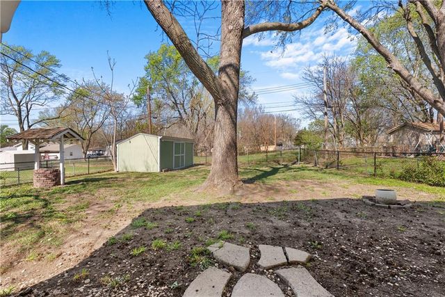 400 NE Howard Street, Lee's Summit, MO 64063