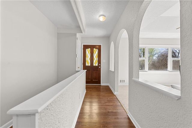 400 NE Howard Street, Lee's Summit, MO 64063