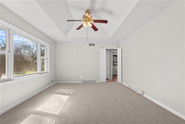 400 NE Howard Street, Lee's Summit, MO 64063