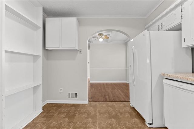 400 NE Howard Street, Lee's Summit, MO 64063