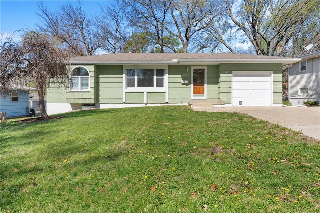 400 NE Howard Street, Lee's Summit, MO 64063