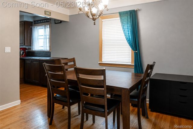 15606 Richmond Street, Southgate, MI 48195