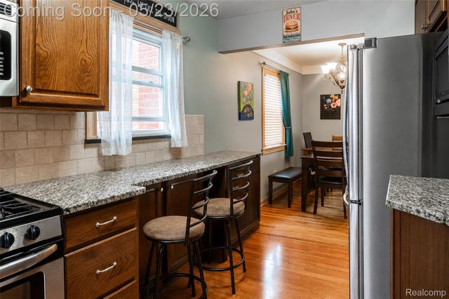 15606 Richmond Street, Southgate, MI 48195