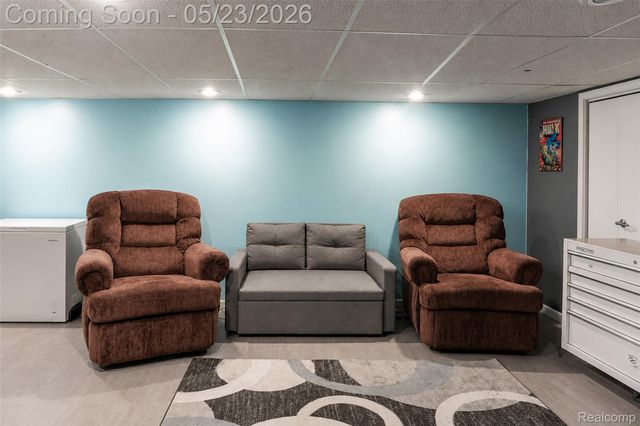 15606 Richmond Street, Southgate, MI 48195