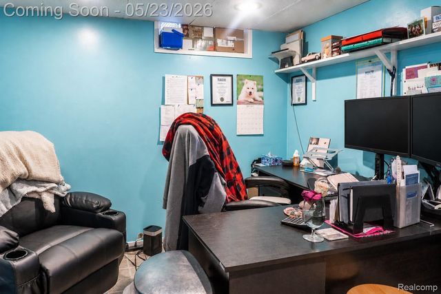 15606 Richmond Street, Southgate, MI 48195
