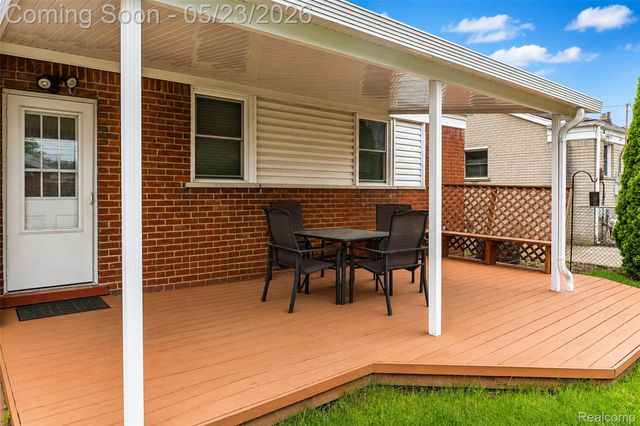 15606 Richmond Street, Southgate, MI 48195