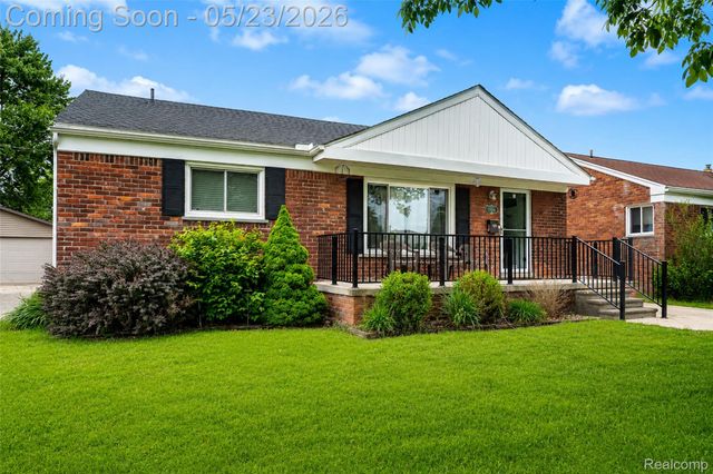 15606 Richmond Street, Southgate, MI 48195