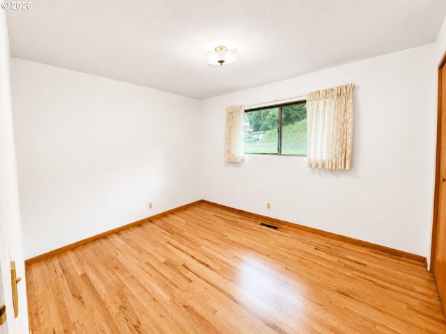 3649 OLD PACIFIC Hwy S, Kelso, WA 98626