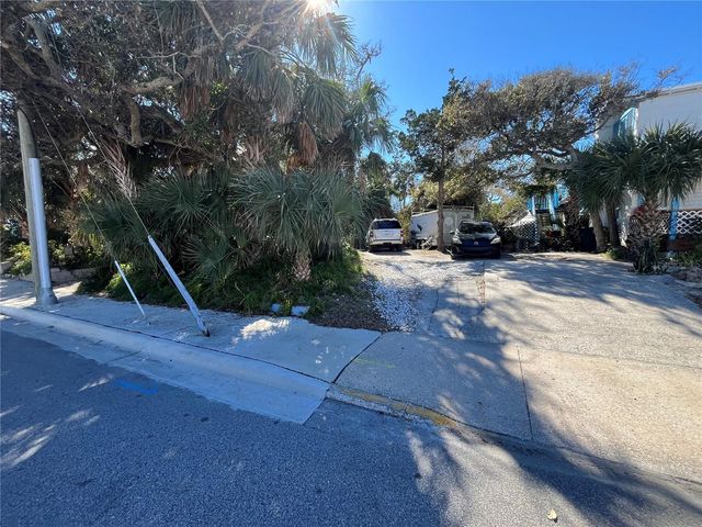 N HOLLYWOOD AVENUE, Daytona Beach, FL 32118