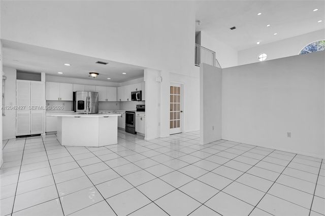 15251 NW 89th Ave, Miami Lakes, FL 33018