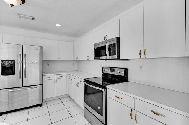 15251 NW 89th Ave, Miami Lakes, FL 33018
