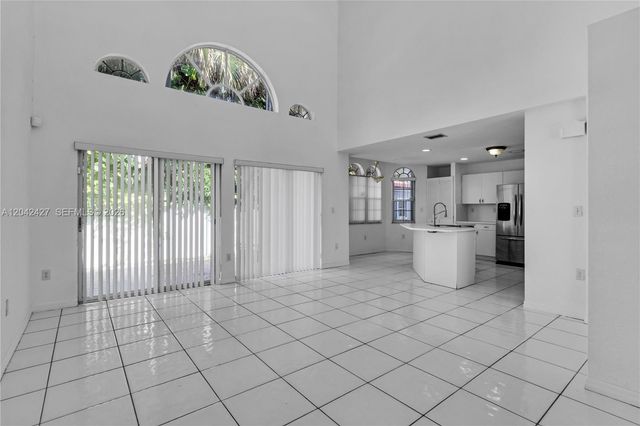 15251 NW 89th Ave, Miami Lakes, FL 33018
