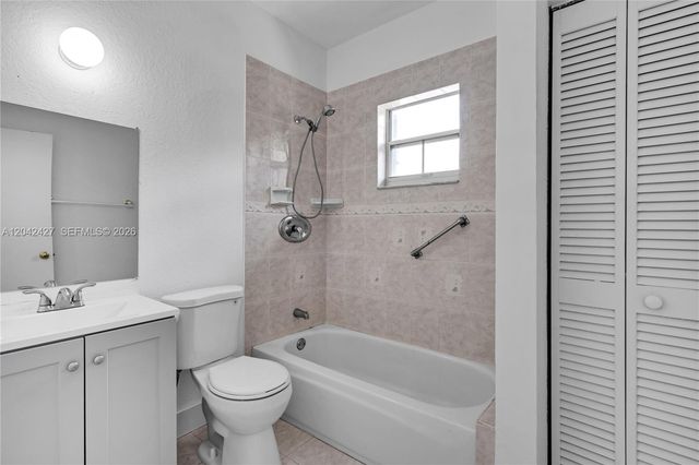 15251 NW 89th Ave, Miami Lakes, FL 33018