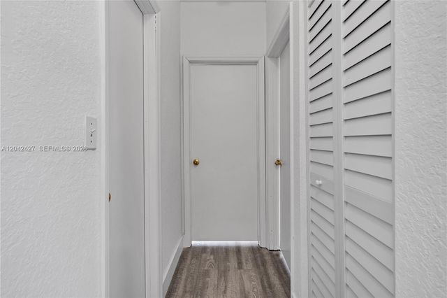 15251 NW 89th Ave, Miami Lakes, FL 33018