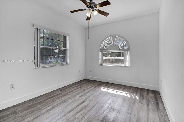 15251 NW 89th Ave, Miami Lakes, FL 33018