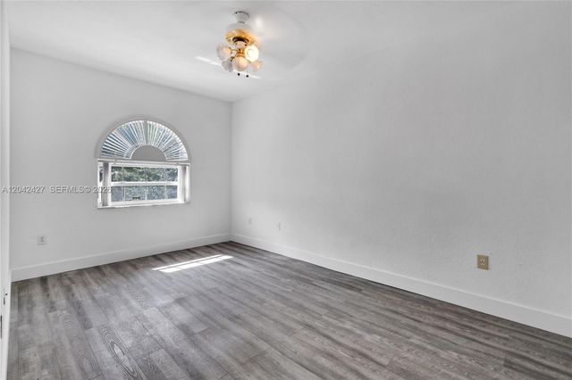 15251 NW 89th Ave, Miami Lakes, FL 33018