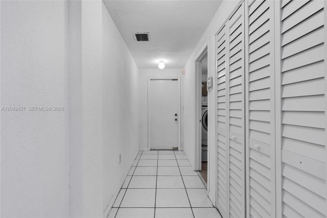 15251 NW 89th Ave, Miami Lakes, FL 33018