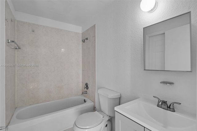 15251 NW 89th Ave, Miami Lakes, FL 33018