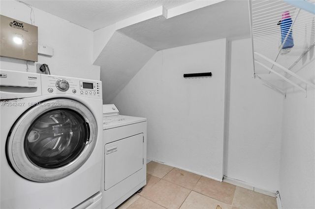 15251 NW 89th Ave, Miami Lakes, FL 33018