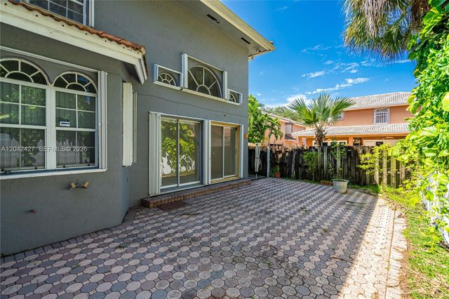 15251 NW 89th Ave, Miami Lakes, FL 33018