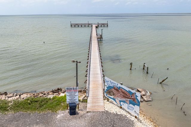 511 Water Oak Lane, Rockport, TX 78382