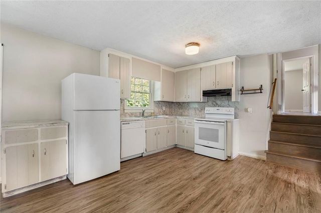 5525 Oak Grove Drive, Acworth, GA 30102
