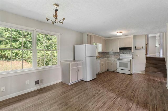 5525 Oak Grove Drive, Acworth, GA 30102