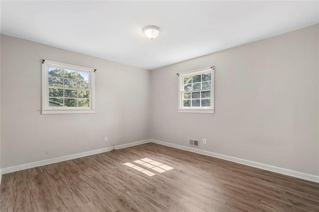 5525 Oak Grove Drive, Acworth, GA 30102