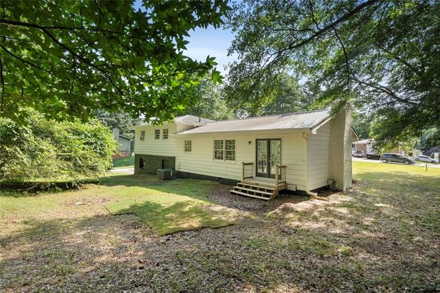 5525 Oak Grove Drive, Acworth, GA 30102