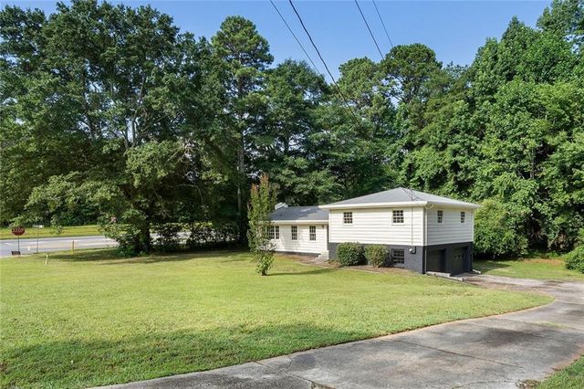 5525 Oak Grove Drive, Acworth, GA 30102