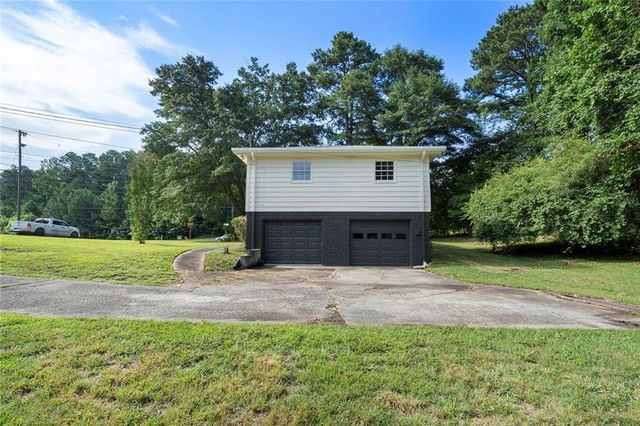 5525 Oak Grove Drive, Acworth, GA 30102