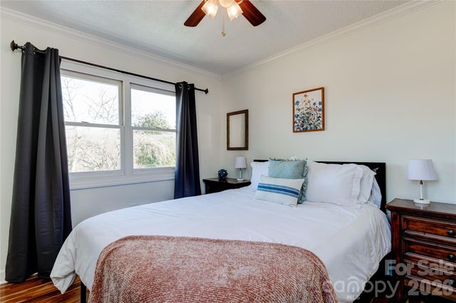 208 Altamahaw Avenue, Black Mountain, NC 28711