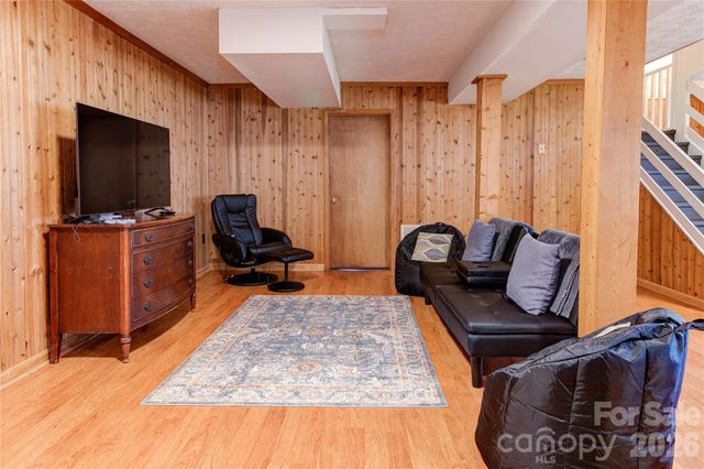 208 Altamahaw Avenue, Black Mountain, NC 28711