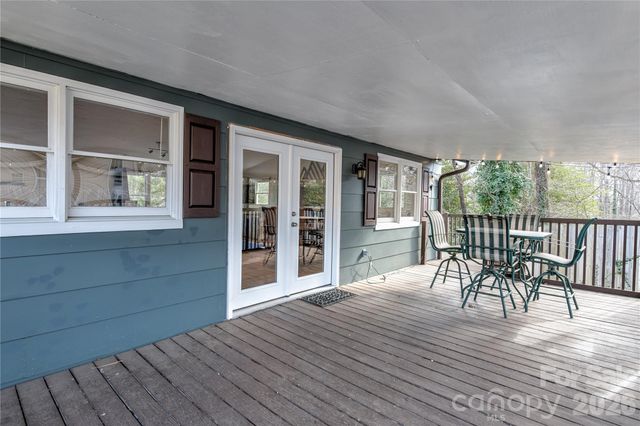 208 Altamahaw Avenue, Black Mountain, NC 28711