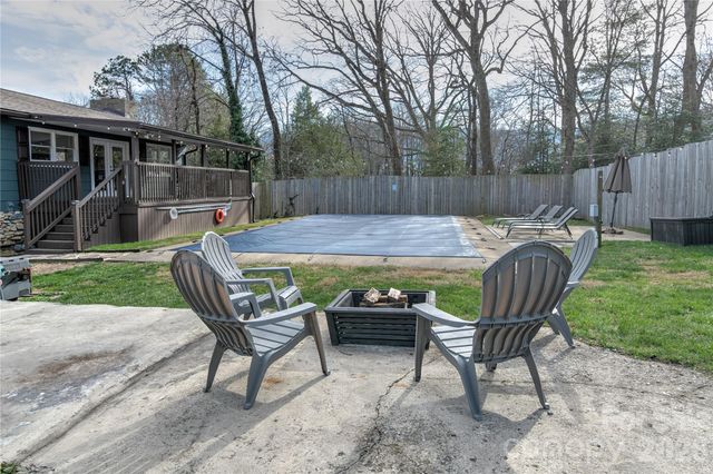208 Altamahaw Avenue, Black Mountain, NC 28711