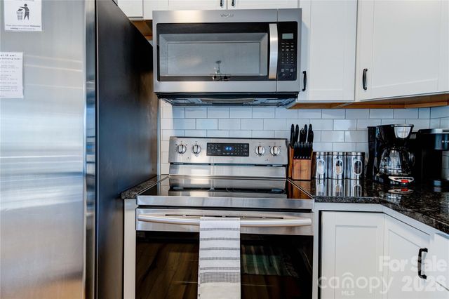 208 Altamahaw Avenue, Black Mountain, NC 28711