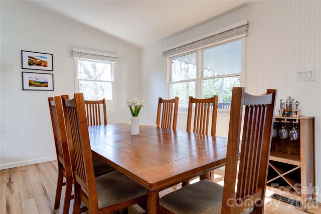 208 Altamahaw Avenue, Black Mountain, NC 28711