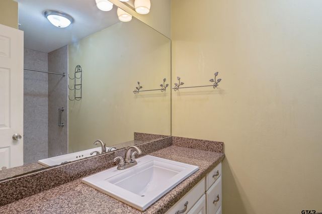 160 DWIGHT DR, Hawkins, TX 75765