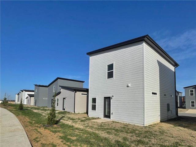 891 States Avenue, Bentonville, AR 72713