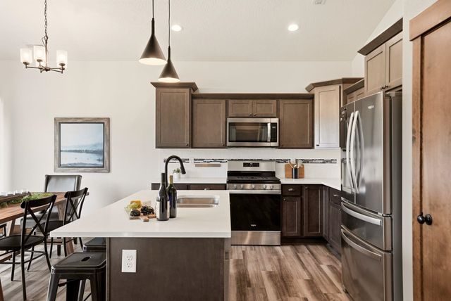 8470 N Oak St, Spokane, WA 99208