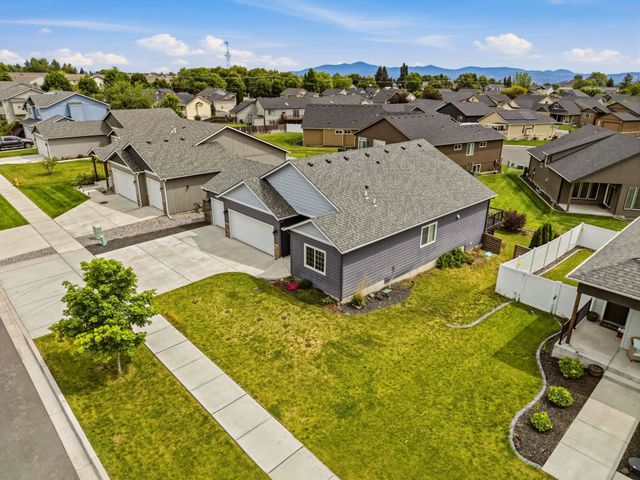 8470 N Oak St, Spokane, WA 99208