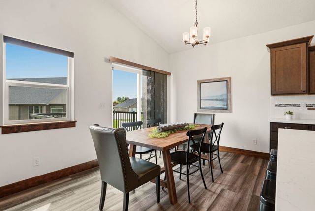8470 N Oak St, Spokane, WA 99208