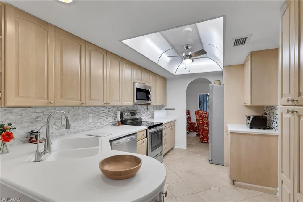 3605 Country Club BLVD C, CAPE CORAL, FL 33904 — photo 3