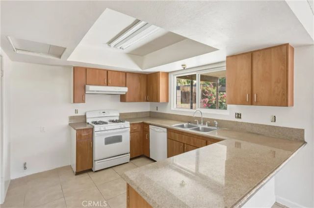 3001 Catalina Drive, Bakersfield, CA 93306