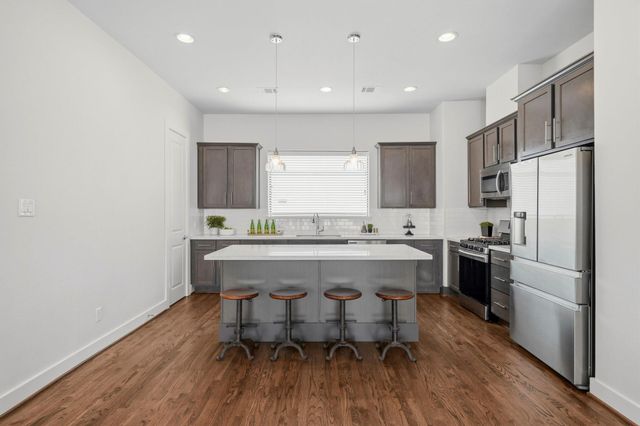 1022 Green Kensington Drive, Houston, TX 77008