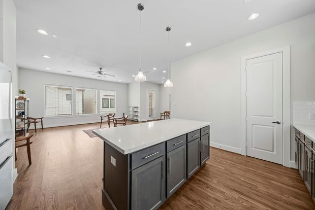 1022 Green Kensington Drive, Houston, TX 77008
