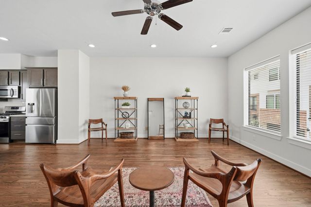 1022 Green Kensington Drive, Houston, TX 77008