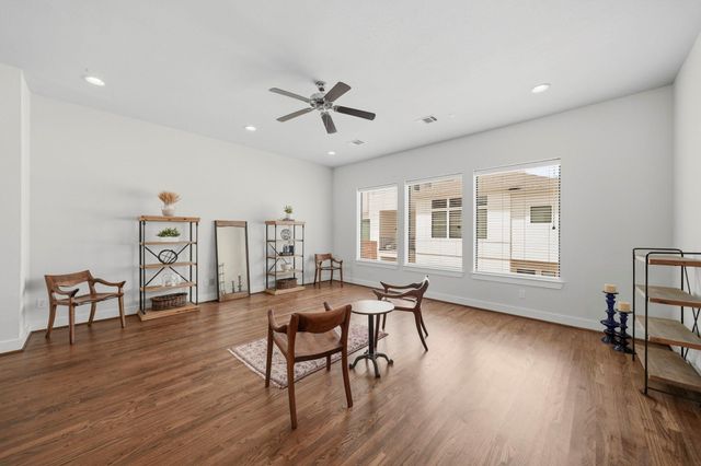 1022 Green Kensington Drive, Houston, TX 77008
